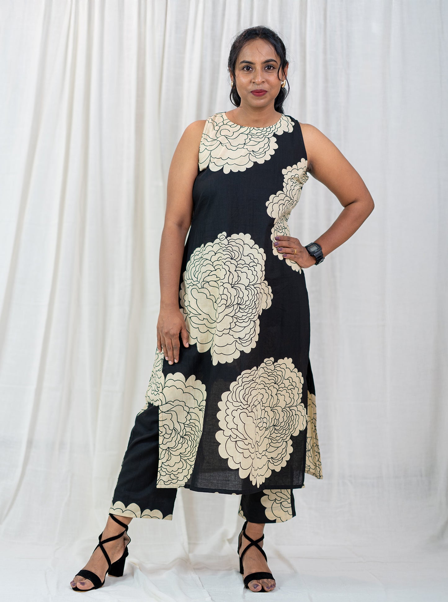 Black Dahlia Sleeveless