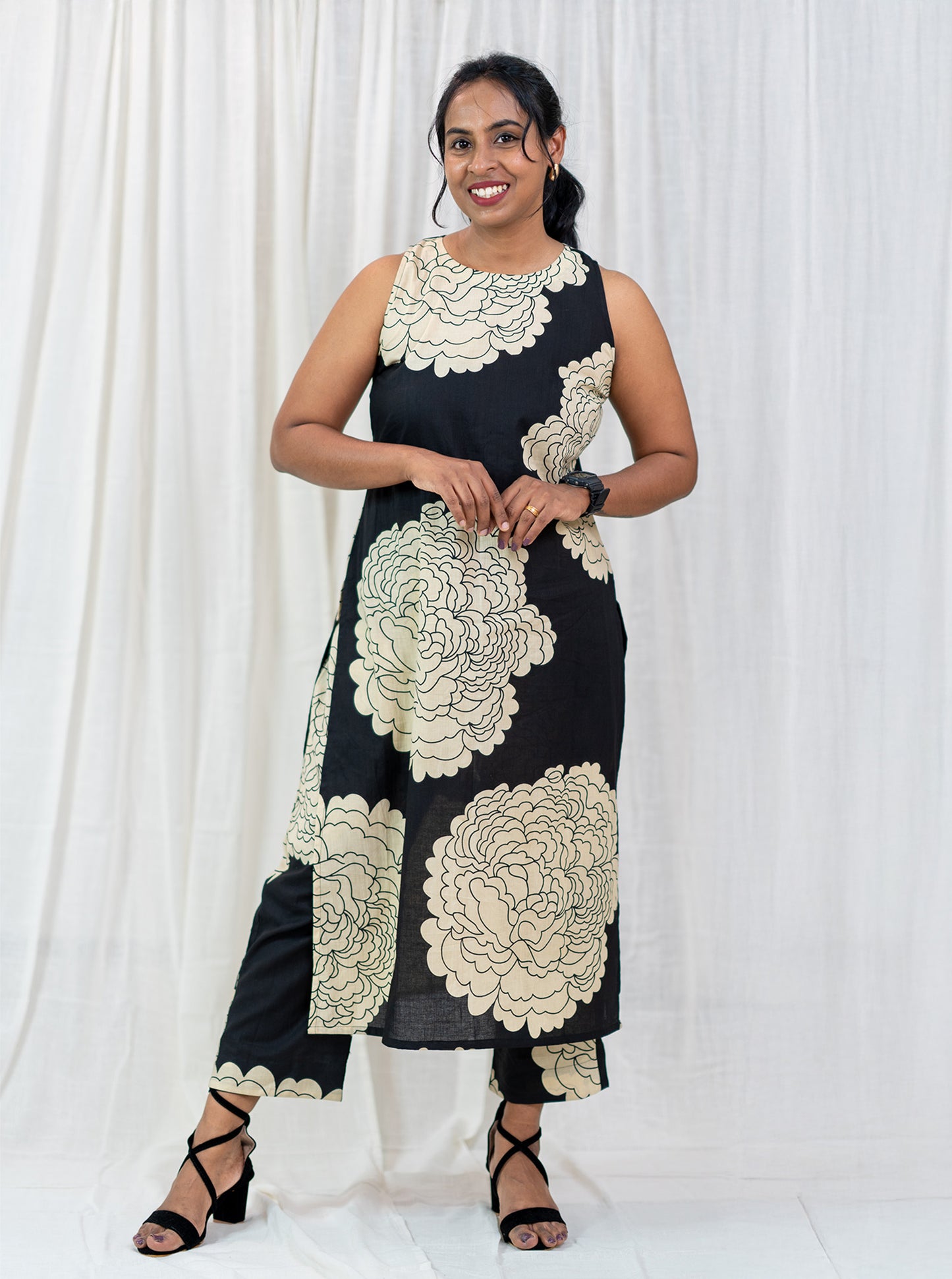 Black Dahlia Sleeveless