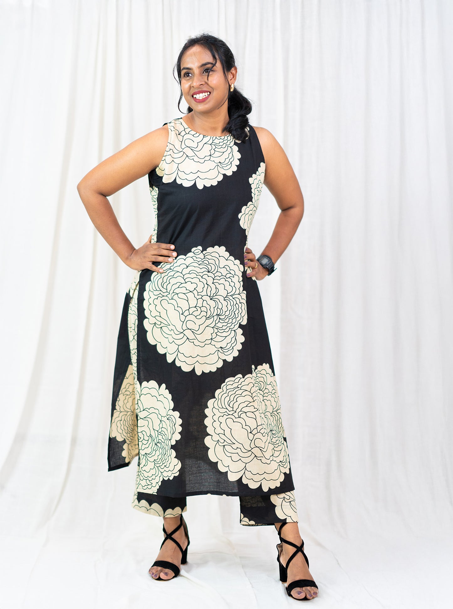 Black Dahlia Sleeveless