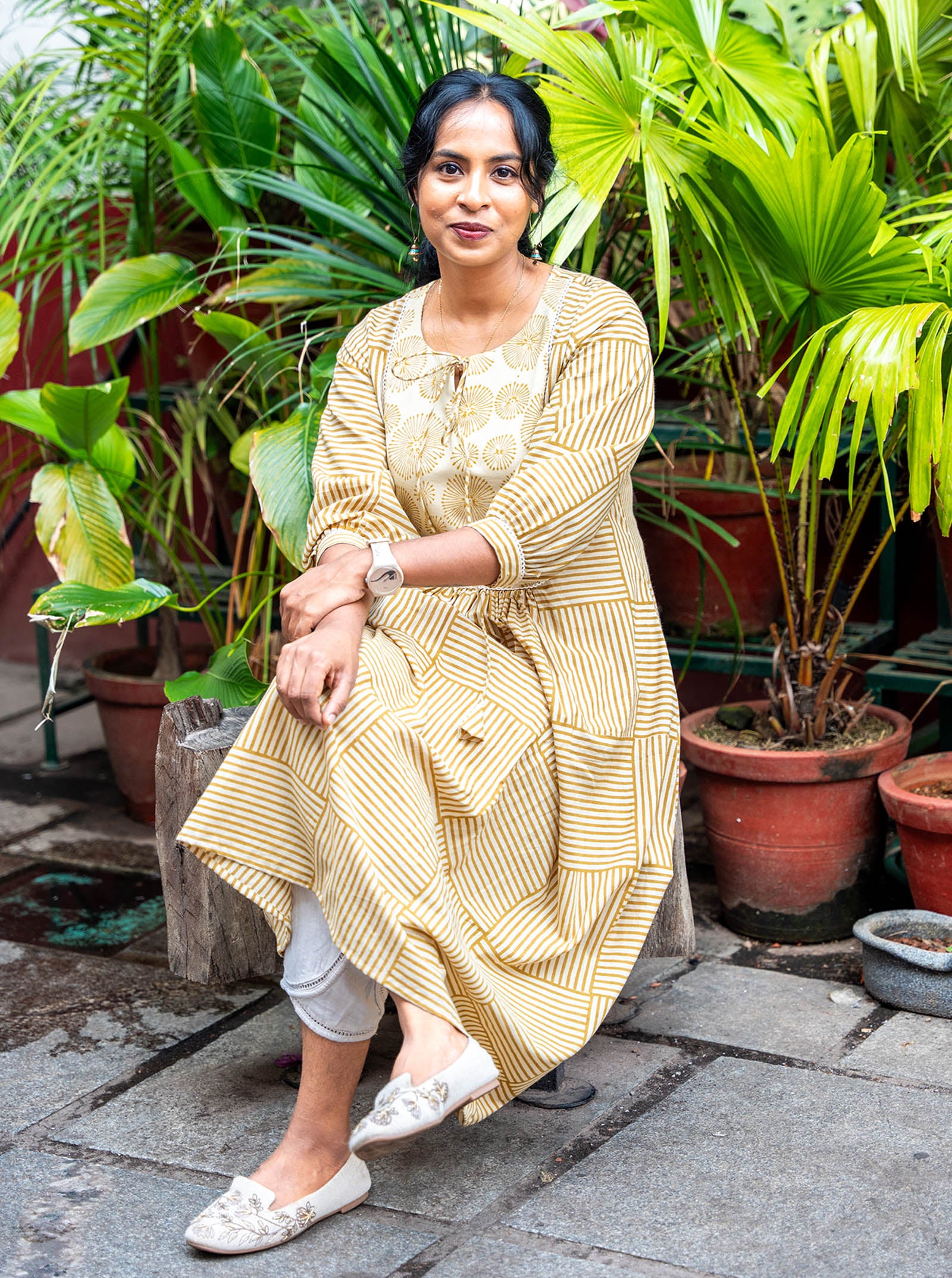 Sandal Muse block print kurti side view — Ariyaa