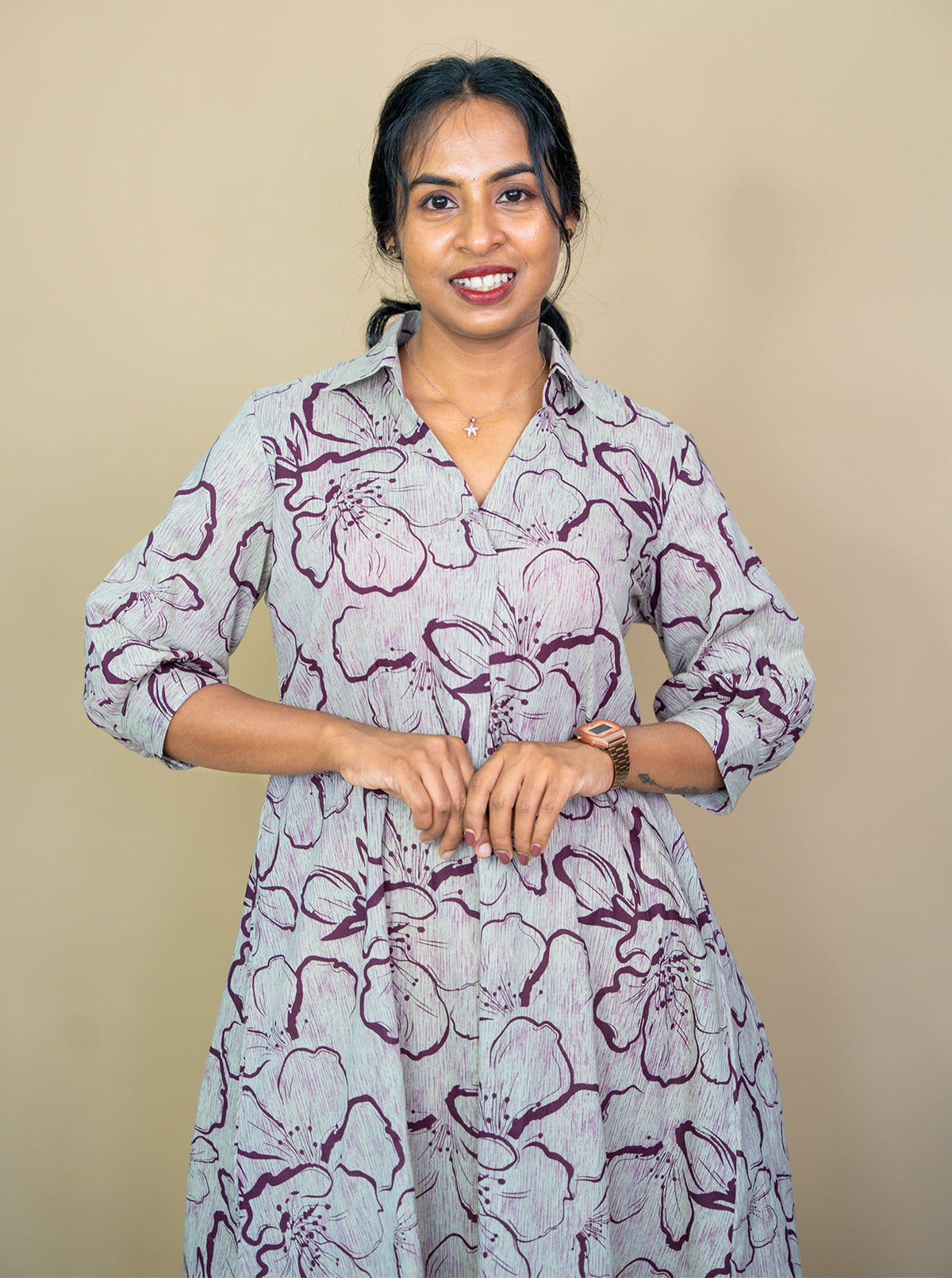 Detail of collar neckline and roll-up 3/4th sleeve on wine floral dress - Ariyaa