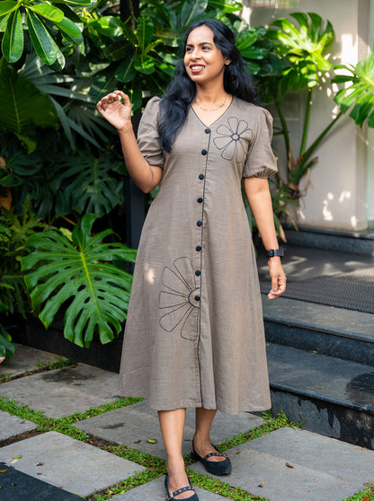 Model wearing grey floral embroidery slub cotton a-line kurti full length — Ariyaa