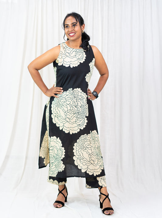 Black Dahlia Sleeveless